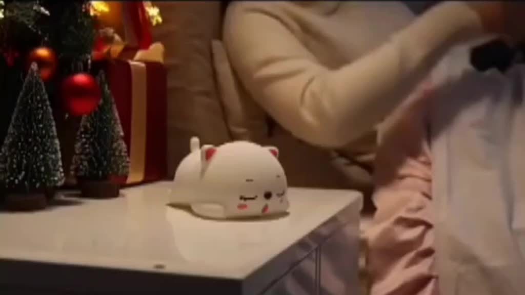 Squishy Pup Light – Sık, Sarıl, Aydınlan